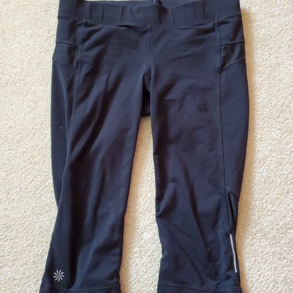 Like new Athleta black size medium capris